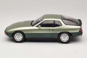 Porsche 924 Turbo Verde Deschis & Verde Închis MCG 1:18 MCG18660 Metal - imaginea 3 din 6