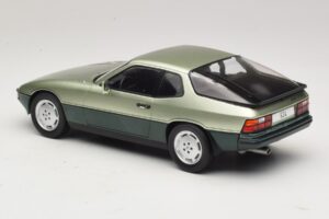 Porsche 924 Turbo Verde Deschis & Verde Închis MCG 1:18 MCG18660 Metal - imaginea 5 din 6