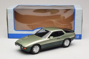 Porsche 924 Turbo Verde Deschis & Verde Închis MCG 1:18 MCG18660 Metal - imaginea 6 din 6