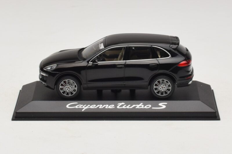 Porsche Cayenne 958 Turbo S Negru Minichamps 1:43 Porsche Cayenne 958 Turbo S Negru Minichamps 1:43 WAP0200220E Metal
