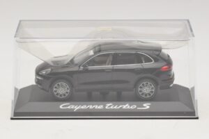 Porsche Cayenne 958 Turbo S Negru Minichamps 1:43 WAP0200220E Metal - imaginea 4 din 5
