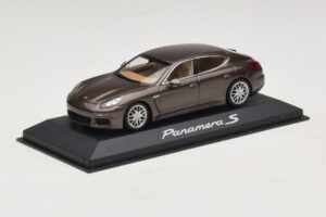 Porsche Panamera 970 S Maro Metalizat Minichamps 1:43 WAP0203400E Metal - imaginea 2 din 5