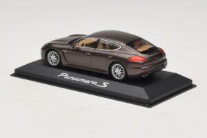 Porsche Panamera 970 S Maro Metalizat Minichamps 1:43 WAP0203400E Metal - imaginea 3 din 5