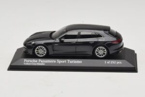 Porsche Panamera 971 4 E-Hybrid Sport Turismo Gri Minichamps 1:43 410066112 Metal