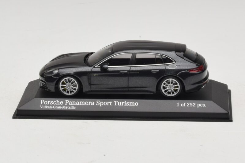 Porsche Panamera 971 4 E-Hybrid Sport Turismo Gri Minichamps 1:43 410066112 Metal