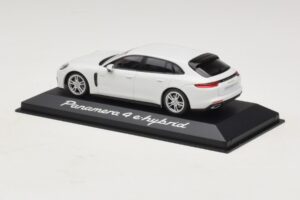 Porsche Panamera 971 4 E-Hybrid Alb Minichamps 1:43 WAP0207620H Metal - imaginea 3 din 5