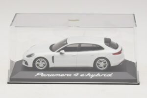 Porsche Panamera 971 4 E-Hybrid Alb Minichamps 1:43 WAP0207620H Metal - imaginea 4 din 5