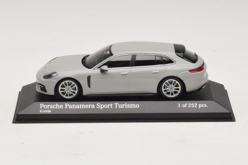 Porsche Panamera 971 Sport Turismo 4E-Hybrid Gri Minichamps 1:43 410066114 Metal