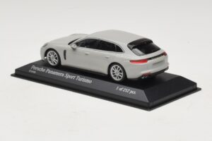 Porsche Panamera 971 Sport Turismo 4E-Hybrid Gri Minichamps 1:43 410066114 Metal - imaginea 3 din 5