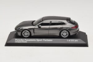 Porsche Panamera 971 Sport Turismo 4S Gri Minichamps 1:43 Porsche Panamera 971 Sport Turismo 4S Gri Minichamps 1:43 410066111 Metal