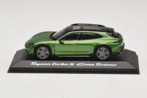 Porsche Taycan Turbo S Cross Turismo Verde Minichamps 1:43 Porsche Taycan Turbo S Cross Turismo Verde Minichamps 1:43 WAP0207830M003 Metal