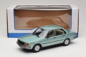 Renault 18 Verde Deschis MCG 1:18 MCG18596 Metal - imaginea 6 din 6