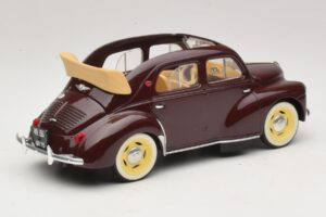 Renault 4CV Castaniu Solido 1:18 8048 Metal - imaginea 2 din 6