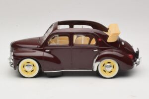 Renault 4CV Castaniu Solido 1:18 8048 Metal - imaginea 3 din 6