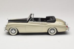 Rolls-Royce Silver Cloud II Argintiu Solido 1:18 8006 Metal - imaginea 3 din 6