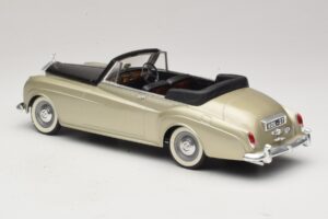 Rolls-Royce Silver Cloud II Argintiu Solido 1:18 8006 Metal - imaginea 5 din 6