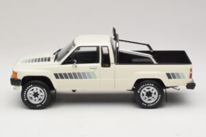 Toyota Hilux N50 Xtra Cab 4x4 Alb KK-Scale 1:18 KKDC181564 Metal - imaginea 3 din 6