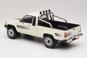 Toyota Hilux N50 Xtra Cab 4x4 Alb KK-Scale 1:18 KKDC181564 Metal - imaginea 5 din 6