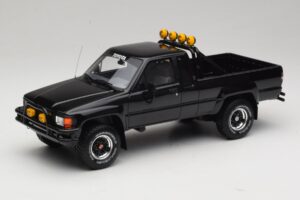 Toyota Hilux N60 SR5 Back to the Future II Negru Lucios Otto 1:18 OT481 Rășină