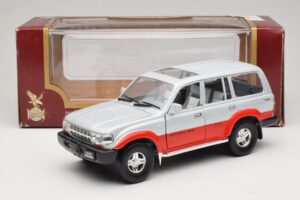 Toyota Land Cruiser J80 Argintiu Roșu Road Legends 1:18 92098 Metal - imaginea 8 din 8