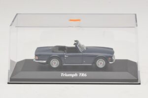 Triumph TR6 Albastru Închis Maxichamps 1:43 940132570 Metal - imaginea 4 din 5