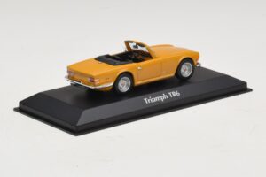 Triumph TR6 Portocaliu Maxichamps 1:43 940132571 Metal - imaginea 2 din 5