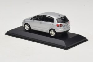 Volkswagen Golf Plus Mk5 Argintiu Cutie De Înlocuire Minichamps 1:43 400054370-R1 Metal - imaginea 3 din 5