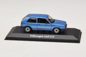 Volkswagen Golf GTI Mk2 Albastru Metalizat Maxichamps 1:43 Volkswagen Golf GTI Mk2 Albastru Metalizat Maxichamps 1:43 940054120 Metal