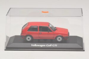 Volkswagen Golf GTI Mk2 Roșu Maxichamps 1:43 940054121 Metal - imaginea 4 din 5