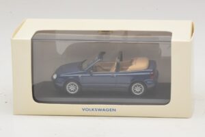 Volkswagen Golf Mk4 Cabriolet Albastru Ediție Dealer Minichamps 1:43 GOLF005 Metal - imaginea 5 din 5