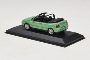 Volkswagen Golf Mk4 Cabriolet Verde Metalizat Minichamps 1:43 430058335 Metal - imaginea 3 din 5