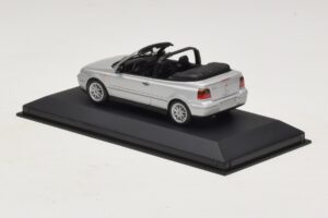 Volkswagen Golf Mk4 Cabriolet Argintiu Ediție Dealer Minichamps 1:43 GOLF004 Metal - imaginea 3 din 5