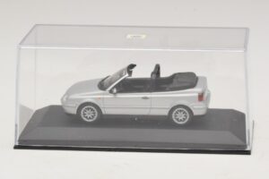 Volkswagen Golf Mk4 Cabriolet Argintiu Ediție Dealer Minichamps 1:43 GOLF004 Metal - imaginea 4 din 5