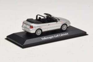 Volkswagen Golf Mk4 Cabriolet Argintiu Maxichamps 1:43 940058331 Metal - imaginea 2 din 5
