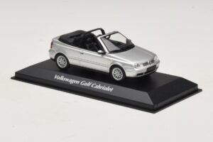 Volkswagen Golf Mk4 Cabriolet Argintiu Maxichamps 1:43 940058331 Metal - imaginea 3 din 5