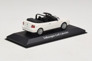 Volkswagen Golf Mk4 Cabriolet Alb Maxichamps 1:43 940058330 Metal - imaginea 2 din 5