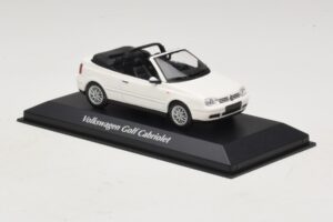Volkswagen Golf Mk4 Cabriolet Alb Maxichamps 1:43 940058330 Metal - imaginea 3 din 5