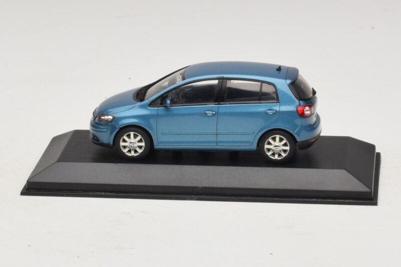 Volkswagen Golf Plus Mk5 Albastru Metalizat Cutie De Înlocuire Minichamps 1:43 Volkswagen Golf Plus Mk5 Albastru Metalizat Cutie De Înlocuire Minichamps 1:43 GOLF02-R1 Metal