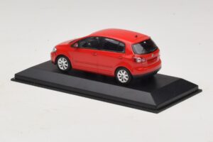 Volkswagen Golf Plus Mk5 Tornado Red Cutie De Înlocuire Minichamps 1:43 821911110-R1 Metal - imaginea 3 din 5