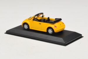 Volkswagen New Beetle Cabriolet Galben Minichamps 1:43 BEETLE002 Metal - imaginea 3 din 5