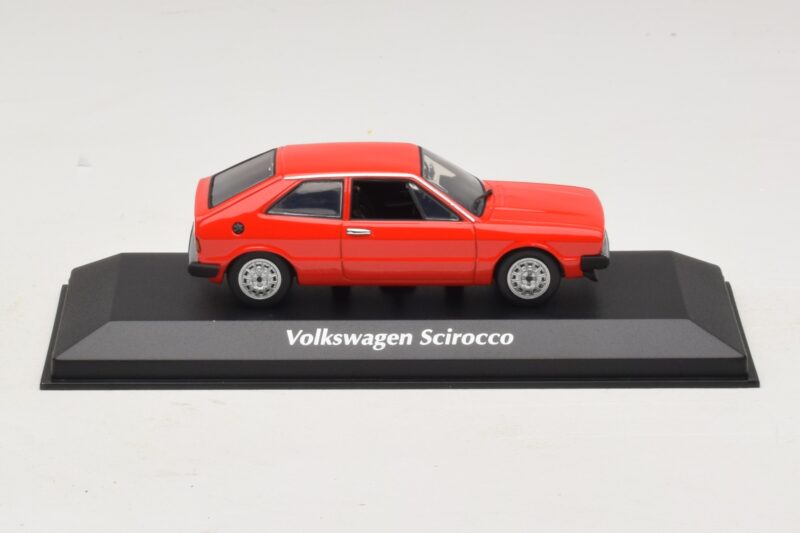 Volkswagen Scirocco Mk1 Roșu Maxichamps 1:43 Volkswagen Scirocco Mk1 Roșu Maxichamps 1:43 940050422 Metal