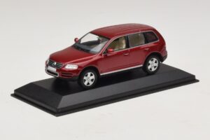 Volkswagen Touareg 7L Roșu Minichamps 1:43 TOUAREG003 Metal - imaginea 2 din 5