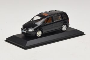 Volkswagen Touran 1T Negru Minichamps 1:43 TOURAN005 Metal - imaginea 2 din 5