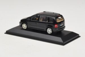 Volkswagen Touran 1T Negru Minichamps 1:43 TOURAN005 Metal - imaginea 3 din 5