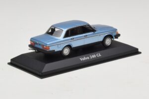 Volvo 240 GL Blue Metallic Maxichamps 1:43 940171400 Metal - imaginea 2 din 5