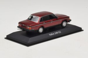 Volvo 240 GL Dark Red Metallic Maxichamps 1:43 940171401 Metal - imaginea 2 din 5