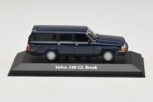 Volvo 240 GL Break Albastru Închis Maxichamps 1:43 Volvo 240 GL Break Albastru Închis Maxichamps 1:43 940171412 Metal
