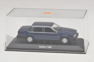 Volvo 740 Dark Blue Metallic Maxichamps 1:43 940171701 Metal - imaginea 4 din 5