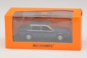 Volvo 740 Dark Blue Metallic Maxichamps 1:43 940171701 Metal - imaginea 5 din 5